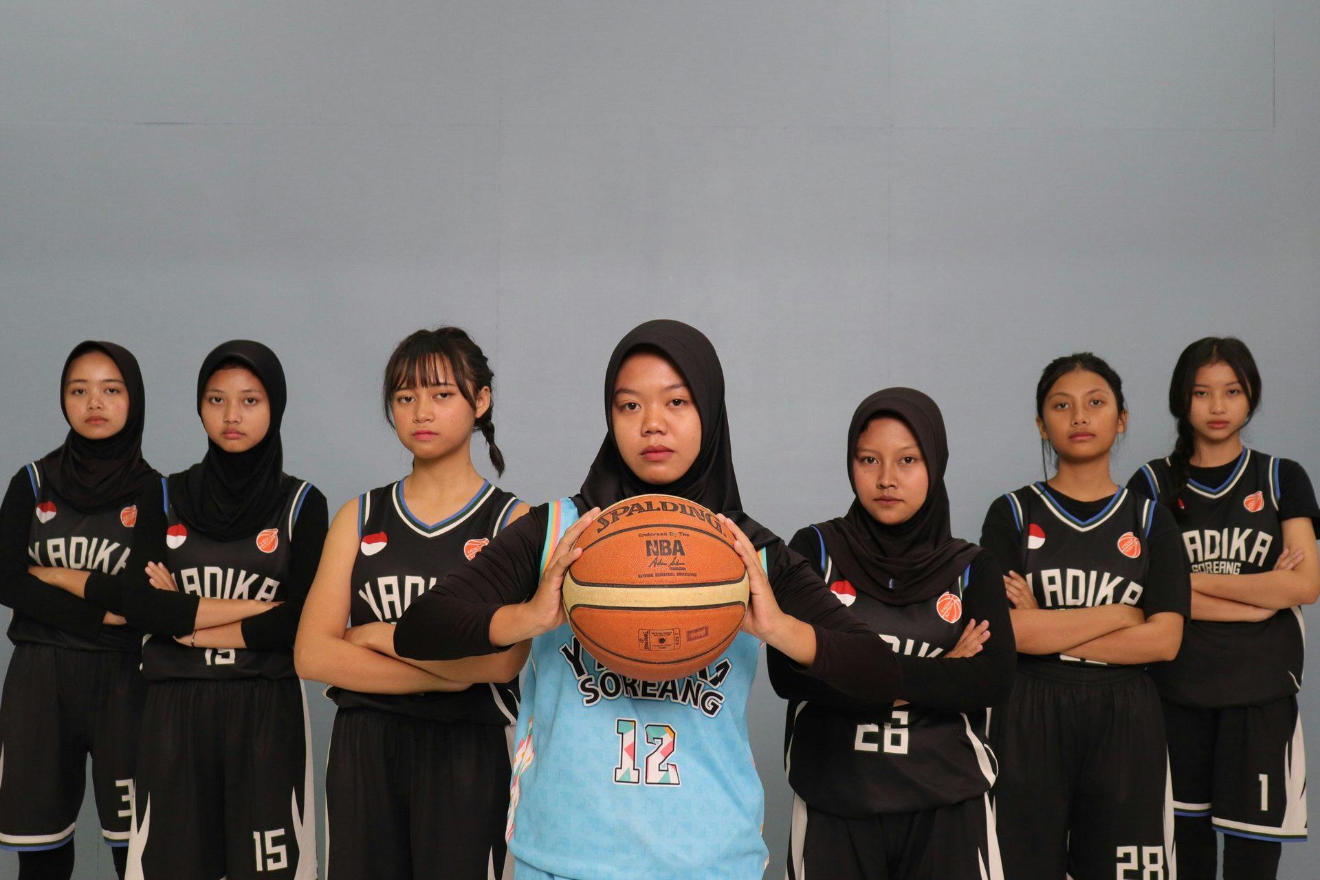Basketball Uniforms slide 1